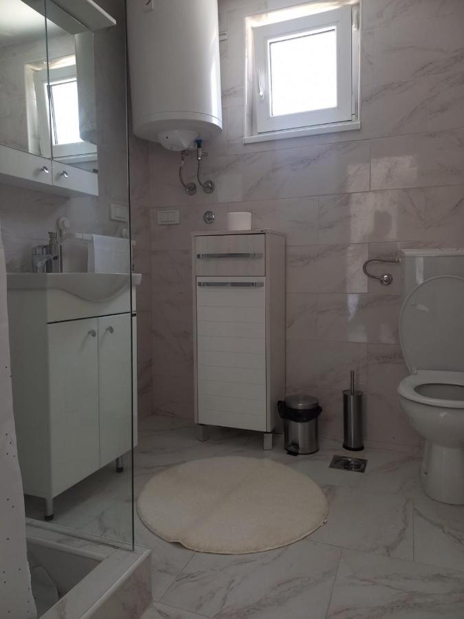 Apartman Flora Vrdnik Exterior foto